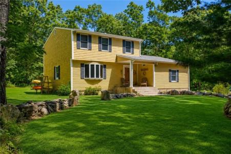 189 Wolf Rock Road, Exeter, Rhode Island 02822, USA