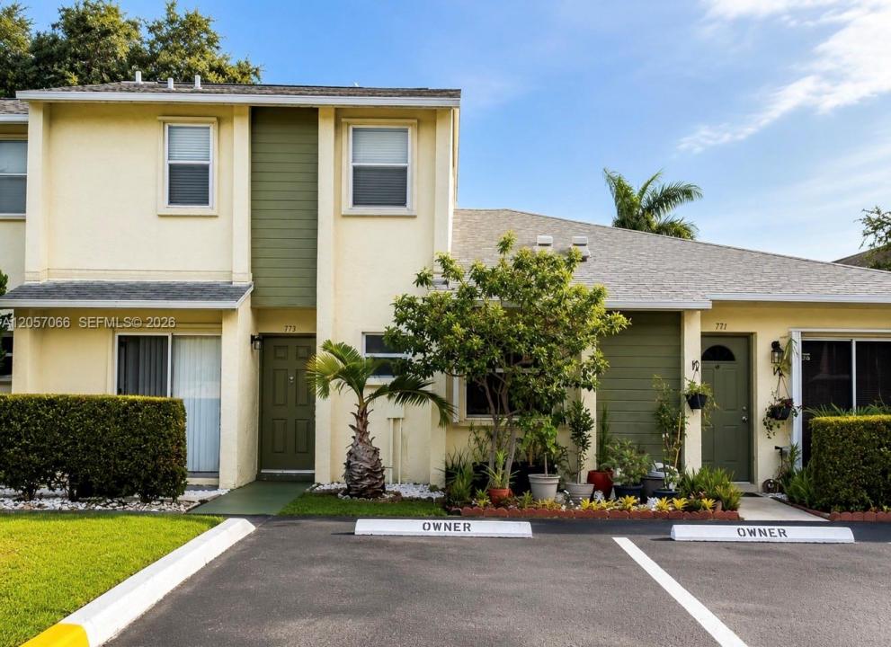 773 Crystal Lake Dr 773, Deerfield Beach, Floride 33064, États-Unis