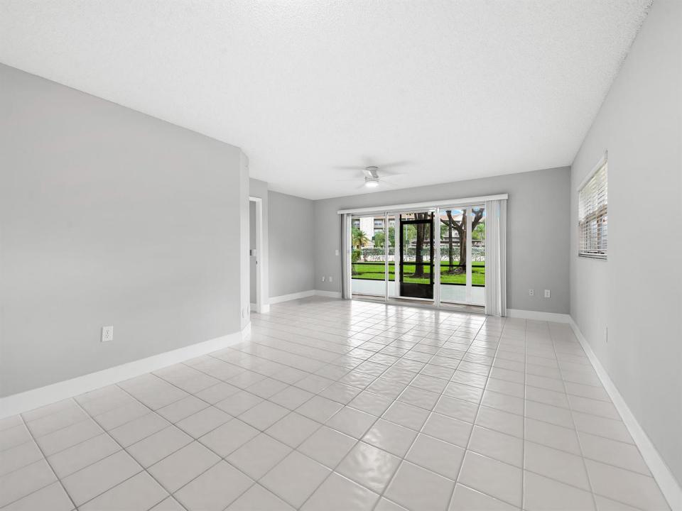 550 SW 137 Avenue L114, Pembroke Pines, Floride 33027, États-Unis
