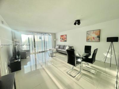 2030 S Ocean Dr 903, Hallandale Beach, Floryda 33009, USA