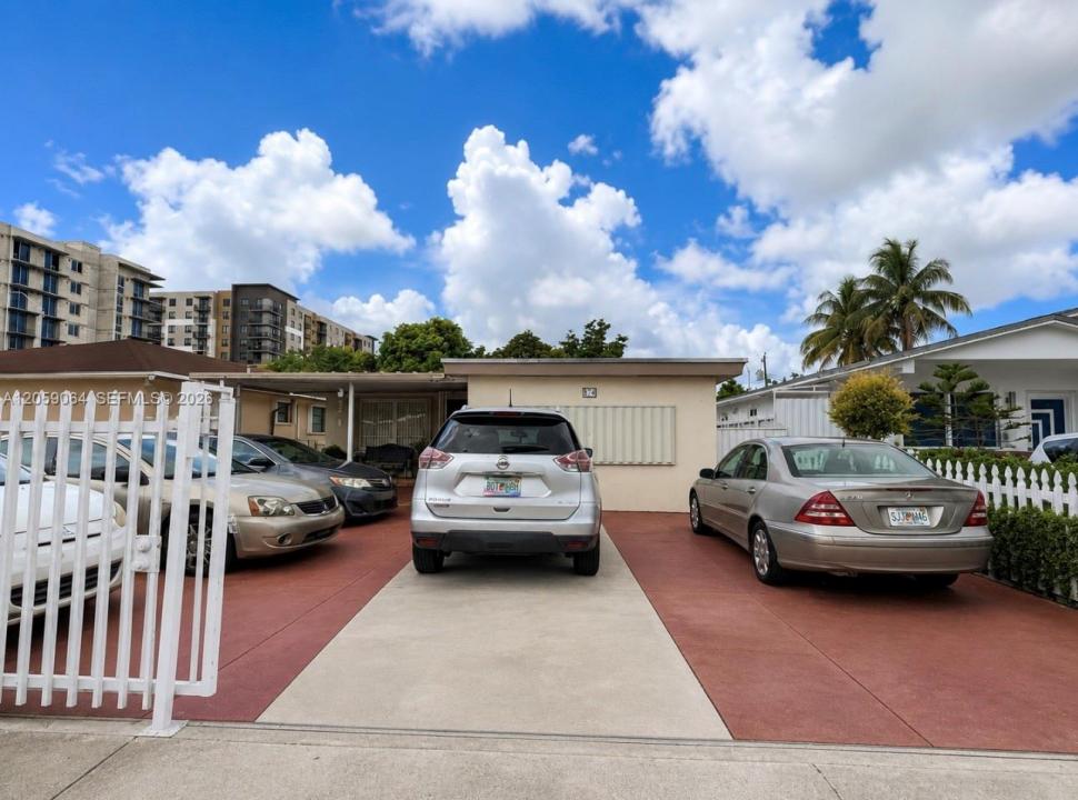 874 E 27th St, Hialeah, Florida 33013, Estados Unidos