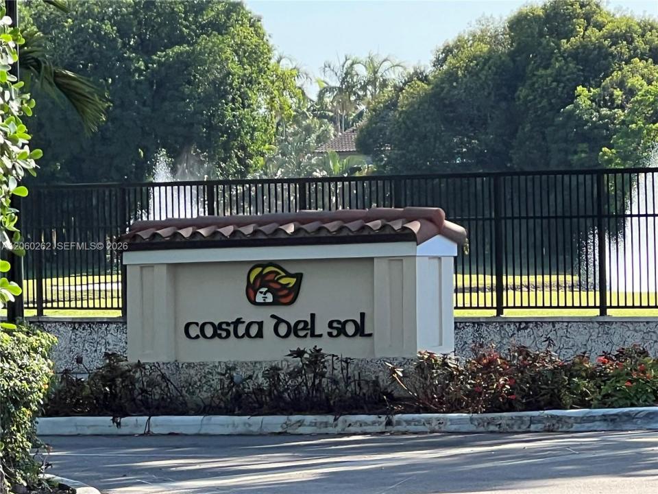9735 Costa Del Sol Blvd F-101, Doral, Florida 33178, USA