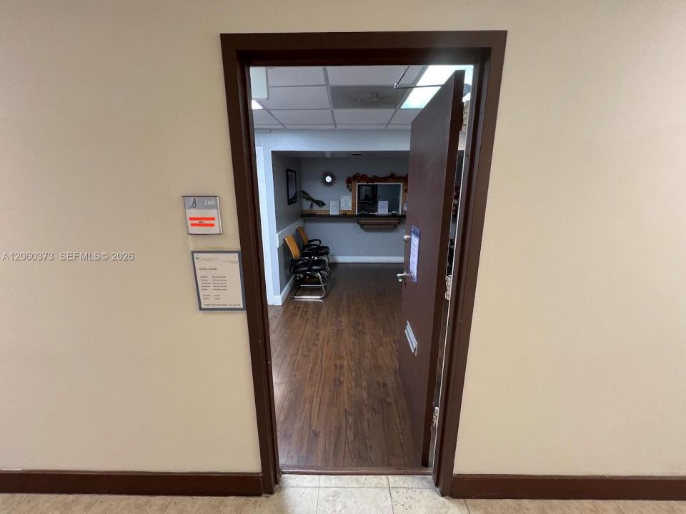 1380 NE Miami Gardens Dr 260, Miami, Flórida 33179, Estados Unidos