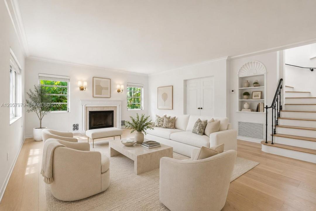 5842 Alton Rd, Miami Beach, Florida 33140, USA