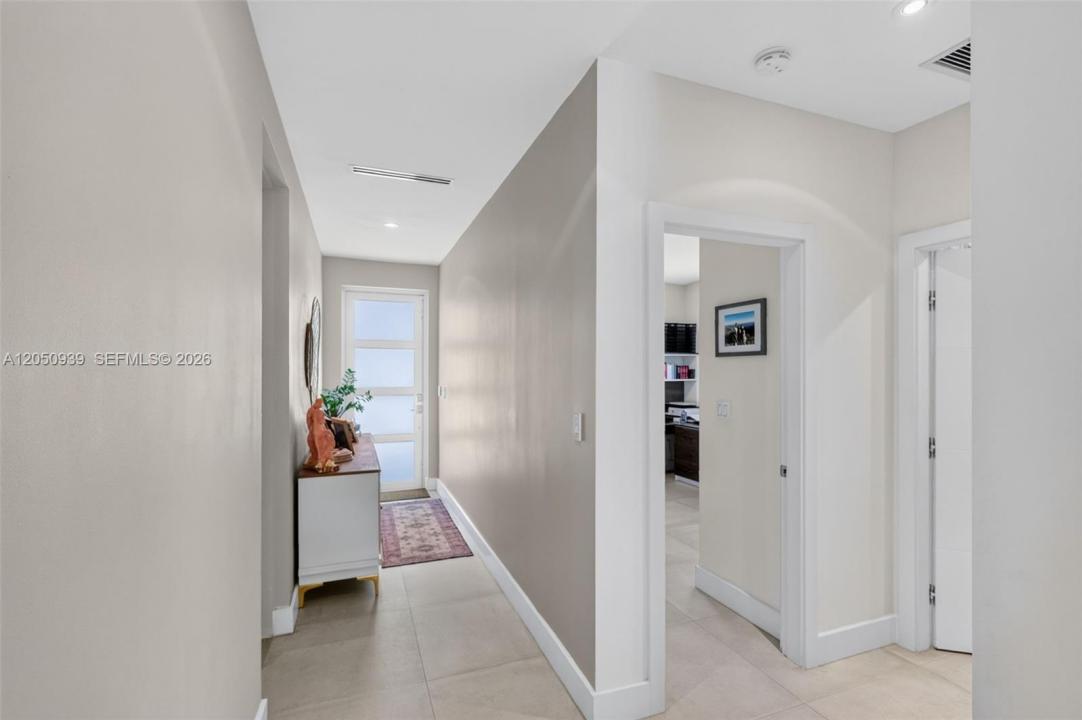2149 SW 30th Ct 2149, Miami, Florida 33145, Stati Uniti
