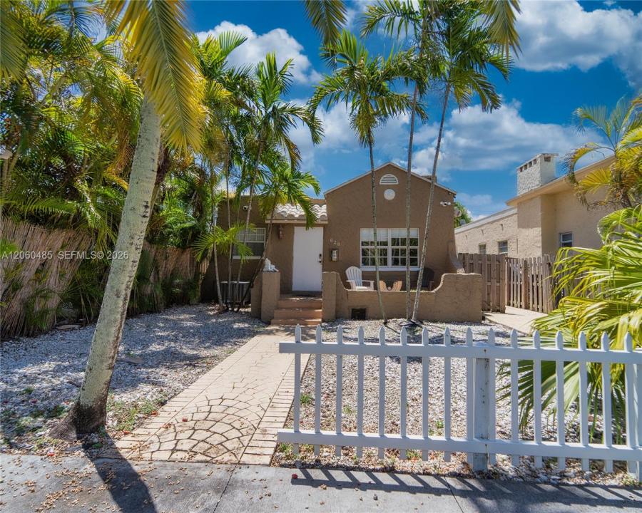 626 NE 4th Ct, Hallandale Beach, Floride 33009, États-Unis