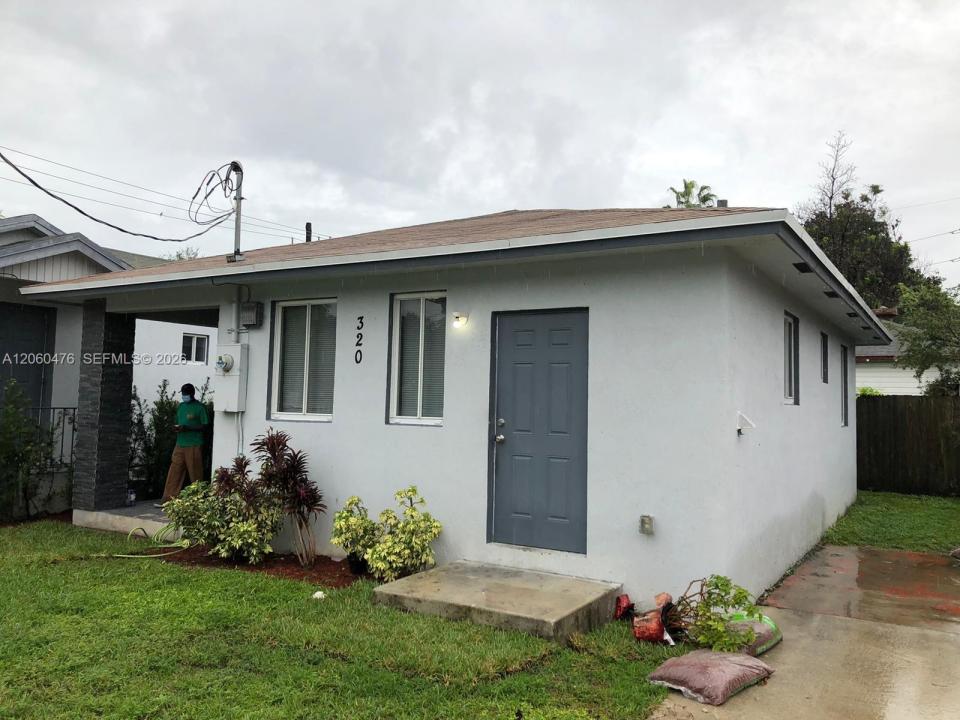 320 NW 42nd Street 320, Miami, Floride 33127, États-Unis