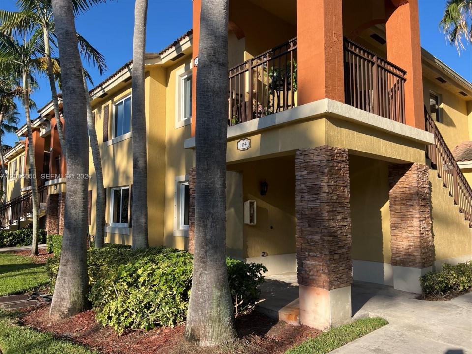 985 NE 33rd Ter 104, Homestead, Florida 33033, USA