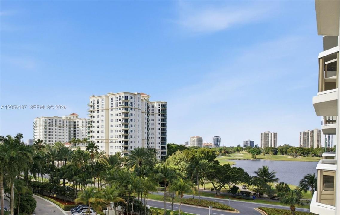 20185 E Country Club Dr 502, Aventura, Floride 33180, États-Unis