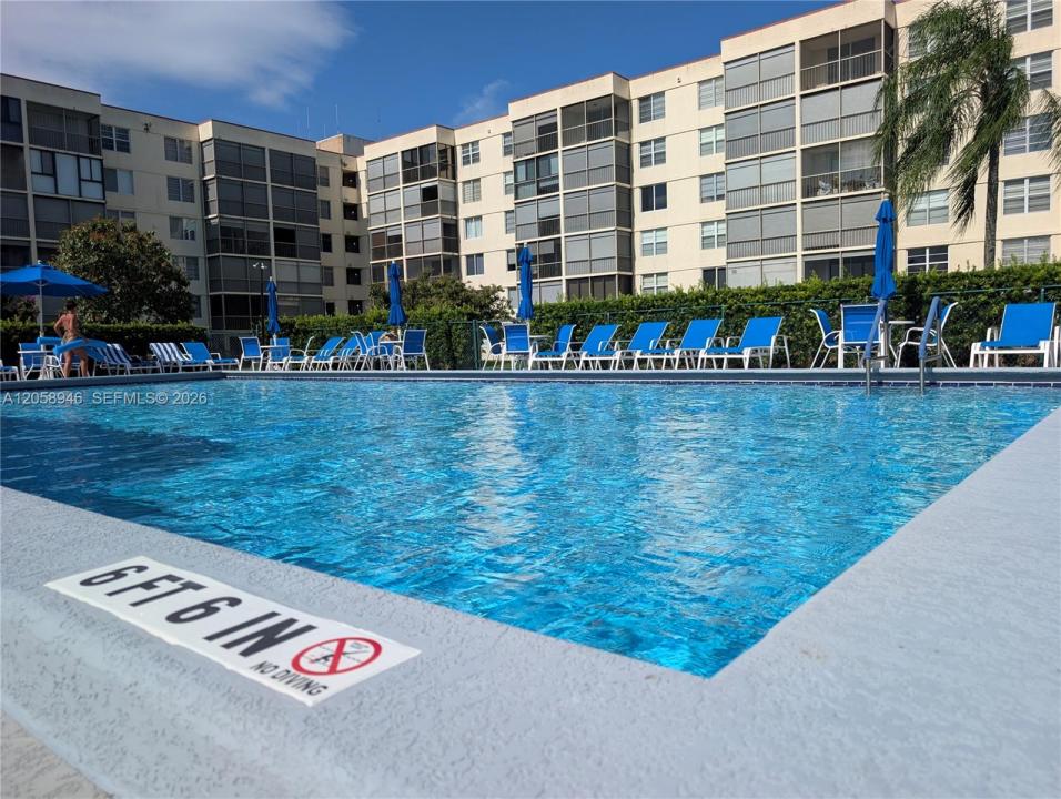 820 S Hollybrook Dr 303, Pembroke Pines, Florida 33025, USA