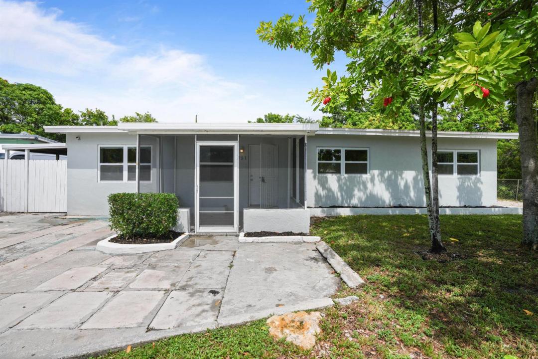 1751 LAUDERDALE MANOR Drive, Fort Lauderdale, Florida 33311, USA