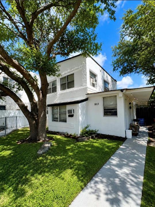 1613-1615 NW 45th St, Miami, Floride 33142, États-Unis
