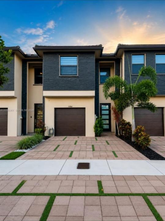 15816 NW 91st Ave, Miami Lakes, Флорида 33018, Соединенные Штаты