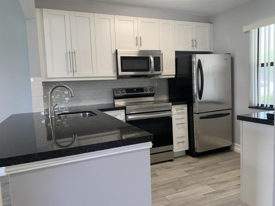10011 Winding Lake Road 101, Sunrise, Florida 33351, Stati Uniti