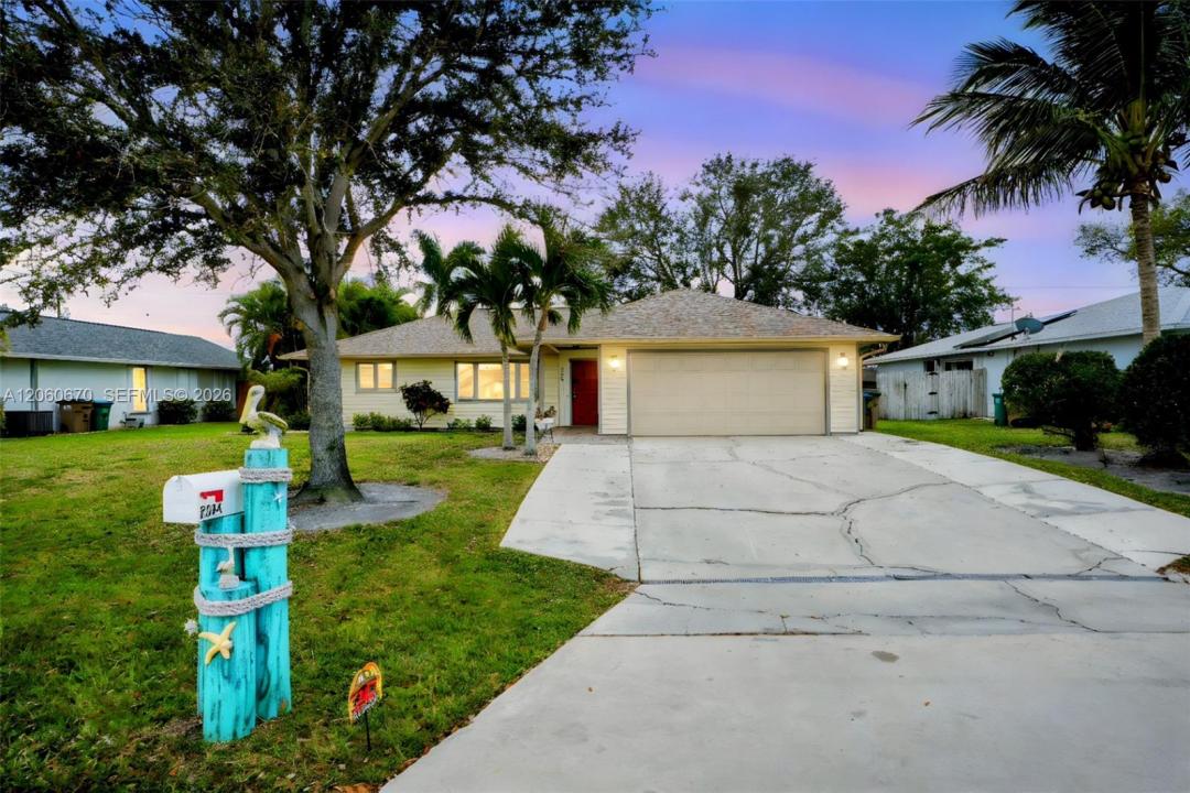 2304 SE 8th Terrace, Cape Coral, Florida 33990, USA