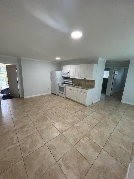 1119 NW 6TH Avenue 4, Pompano Beach, Floride 33060, États-Unis
