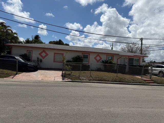 1585 W 36TH Street, West Palm Beach, Florida 33404, Stati Uniti