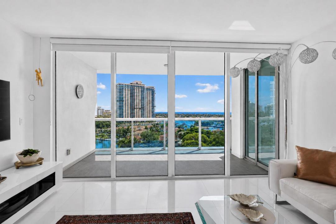 19400 Turnberry Way 921, Aventura, Floryda 33180, USA