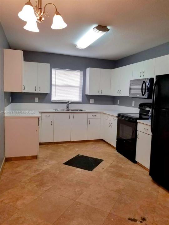2761 NW 6th St 2761, Pompano Beach, Floride 33069, États-Unis