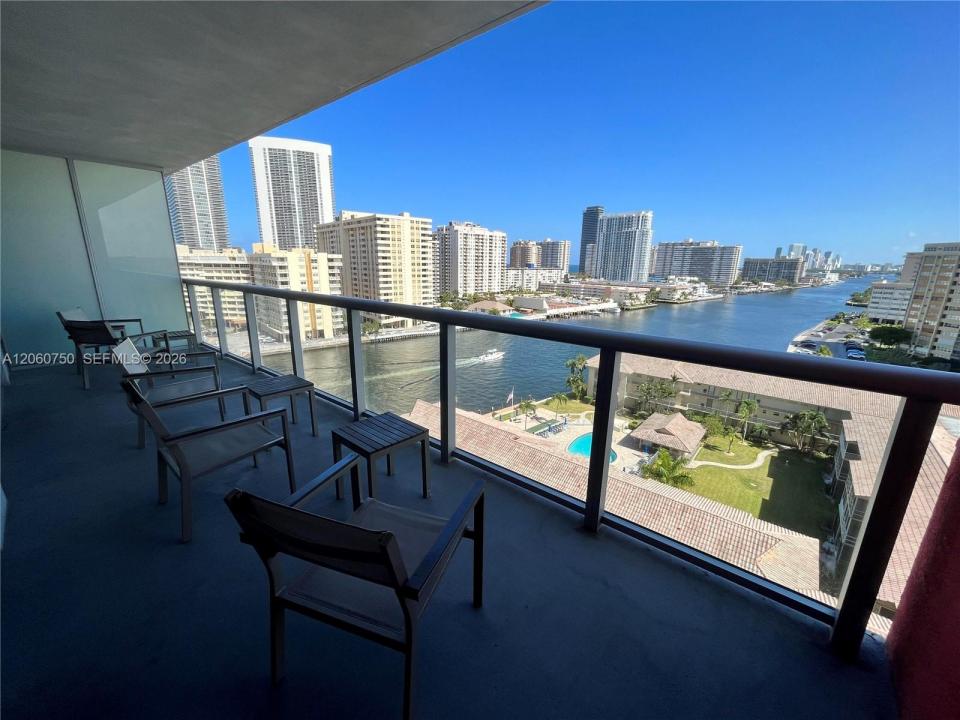 2602 E Hallandale Beach Blvd 1105, Hallandale Beach, Florida 33009, Stati Uniti