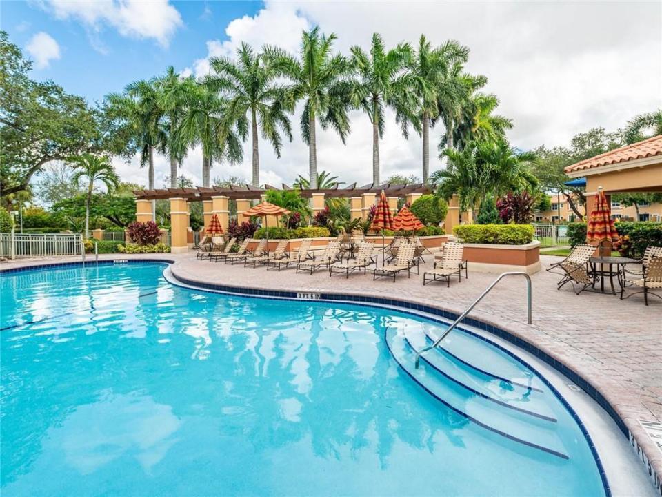 2319 MARINER Court 2706, Dania Beach, Flórida 33312, Estados Unidos
