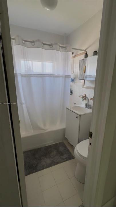 421 NW 57th Ct, Miami, Florida 33126, Stati Uniti