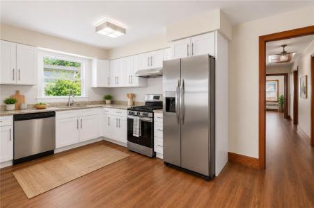 118 Summit Avenue, West Warwick, Rhode Island 02893, USA