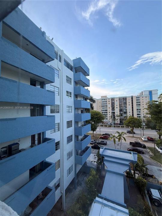 5050 NW 7th St 511, Miami, Florida 33126, Stati Uniti