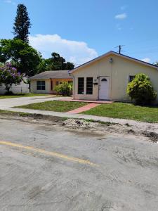 57 SE 12th Street 57, Dania Beach, Florida 33004, USA