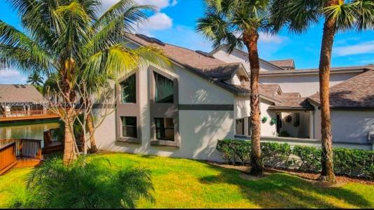 802 Landings Blvd, Green Acres, Florida 33413, USA