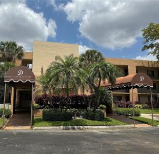7370 Ashmont Cir 301, Tamarac, Florida 33321, USA