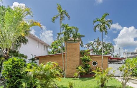 1566 NE 110th St, Miami, Florida 33161, USA