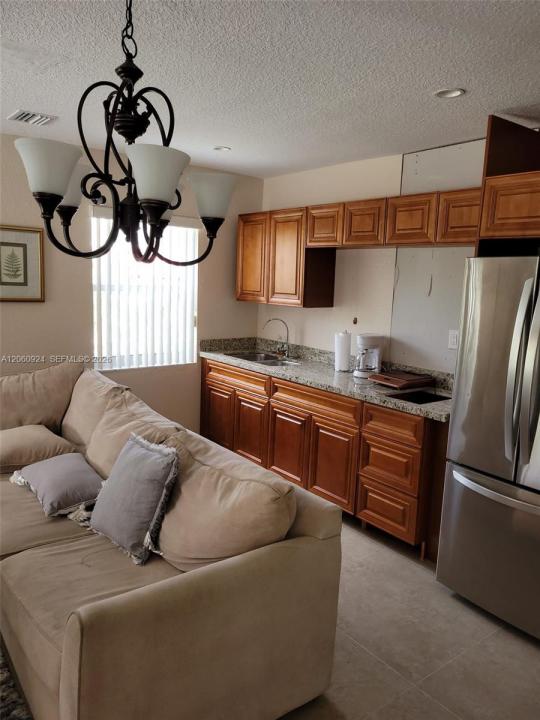 1163 NW 100th Ter 1, Miami, Florida 33150, Stati Uniti