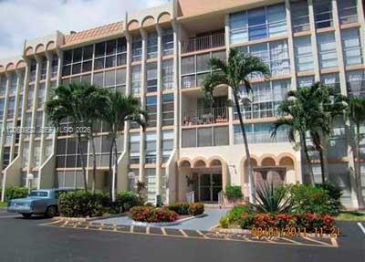 851 Three Islands Blvd 108, Hallandale Beach, Florida 33009, USA