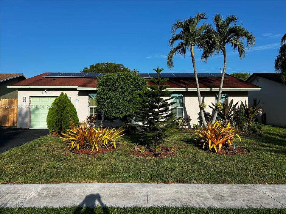 2403 NW 108th Ter, Sunrise, Floride 33322, États-Unis
