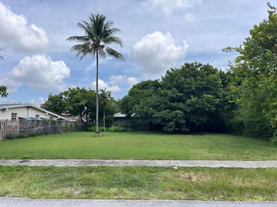 363 NE 173 St, North Miami Beach, Floride 33162, États-Unis