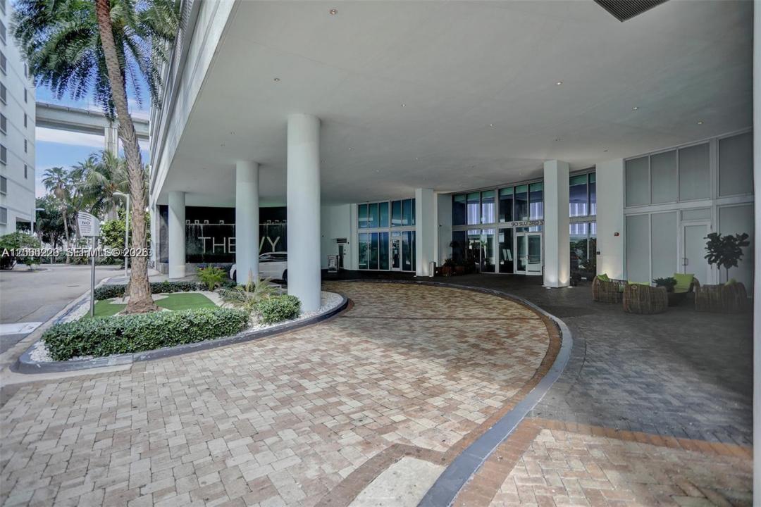 90 SW 3rd St 2001, Miami, Florida 33130, Stati Uniti