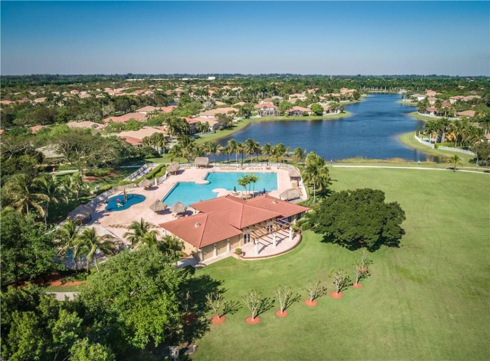 4297 Pine Ridge Court, Weston, Florida 33331, USA