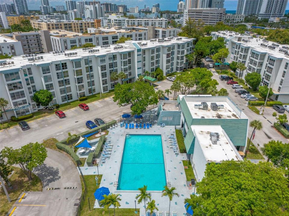 17570 Atlantic Blvd 210, Sunny Isles Beach, Florida 33160, USA
