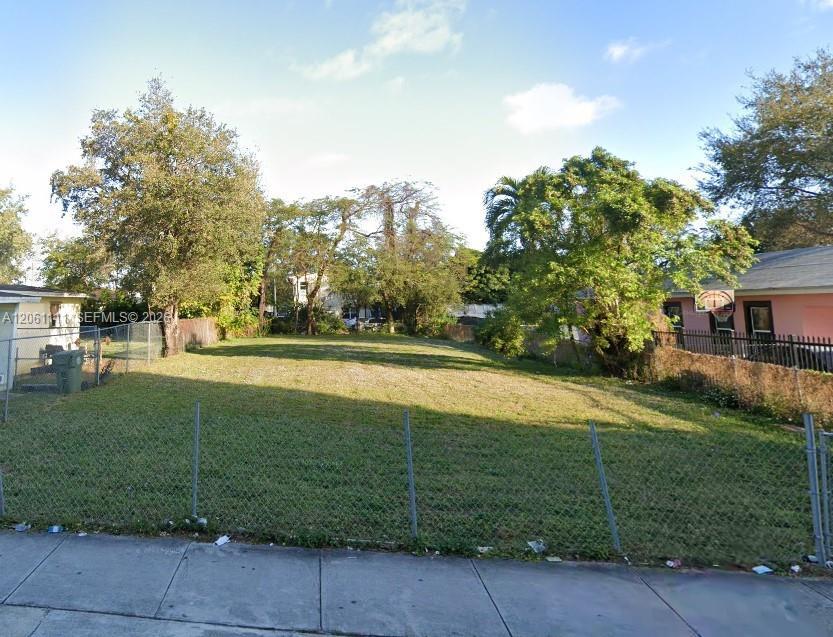 749 NW 69th St, Miami, Floride 33150, États-Unis