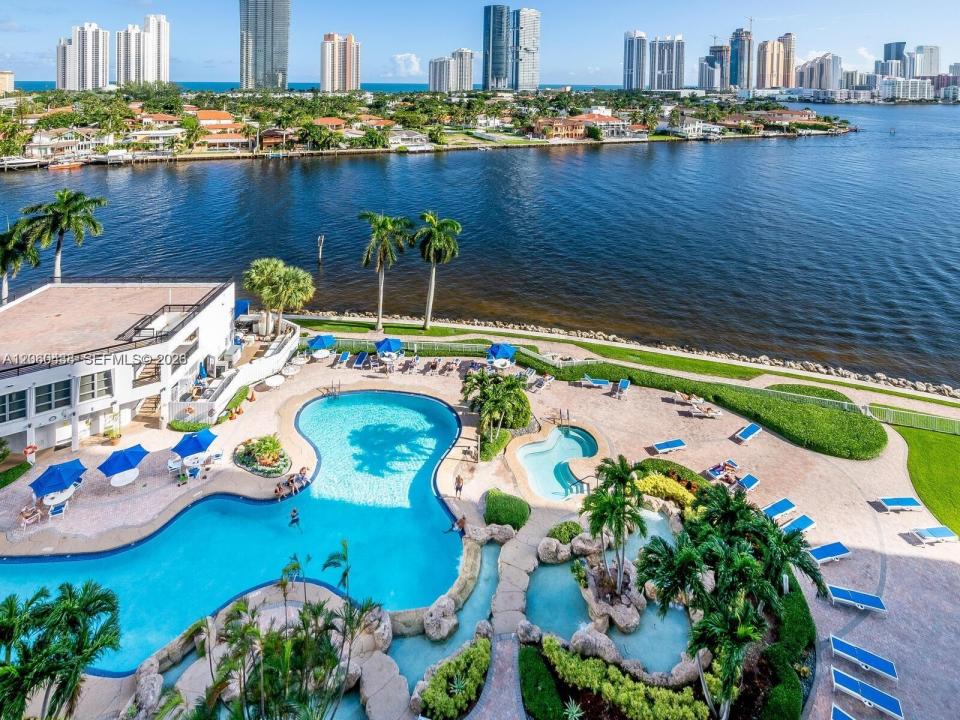 19101 NE 36th Ct 1811, Aventura, Floride 33180, États-Unis