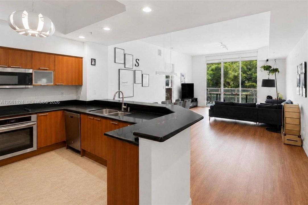 15051 Royal Oaks Ln 102, North Miami, 플로리다 33181, 미국