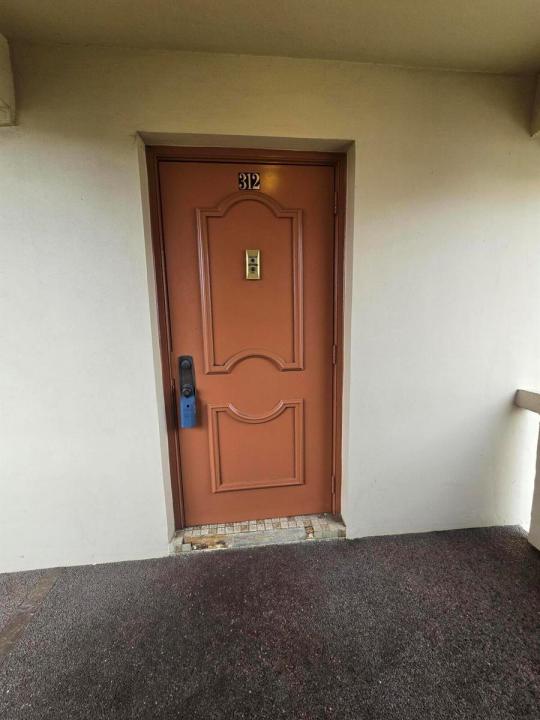 2800 W Sunrise Lakes W Drive 312, Sunrise, Floride 33322, États-Unis
