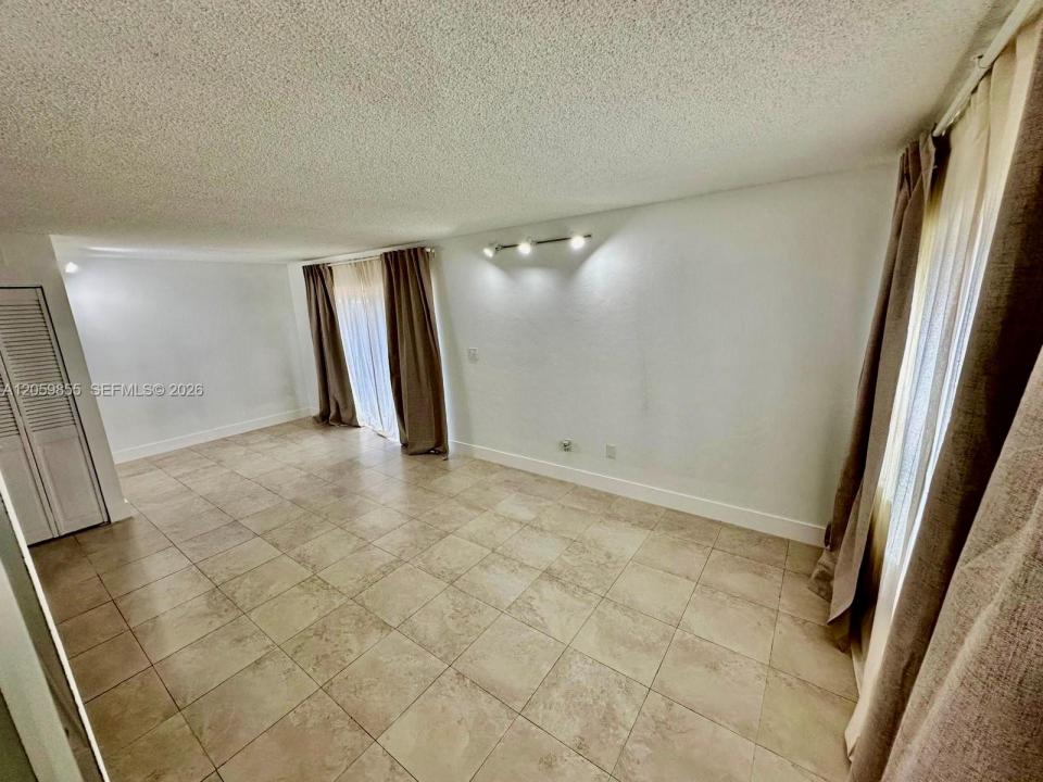 6544 SW 114 PL B76, Miami, Florida 33173-4785, Stati Uniti