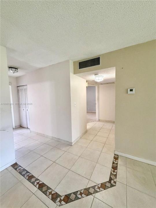 5001 NW 34th St 102, Lauderdale Lakes, Floride 33319, États-Unis