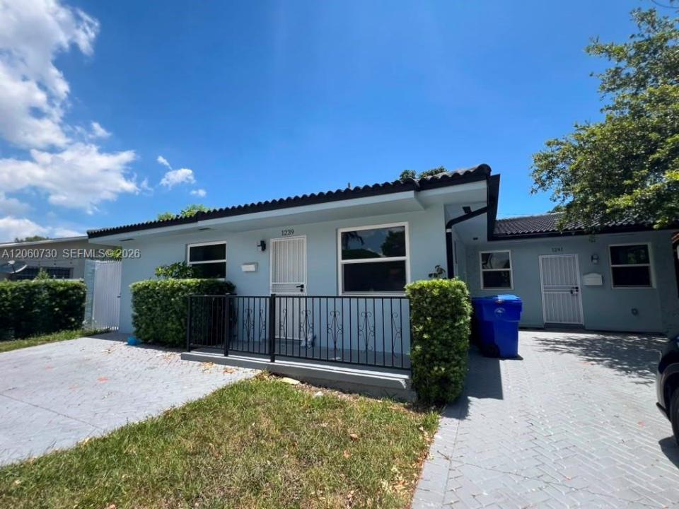1239 SW 22nd Ave 1241, Miami, Florida 33135, Stati Uniti