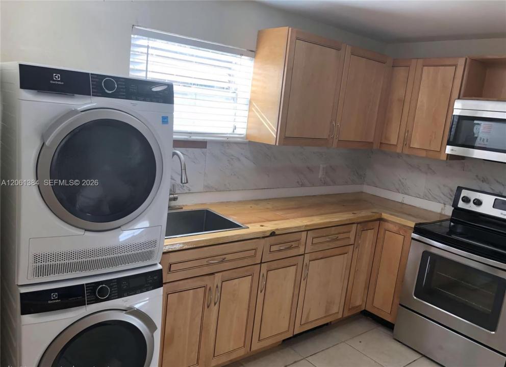 4235 N University Dr 306, Sunrise, Florida 33351, Stati Uniti