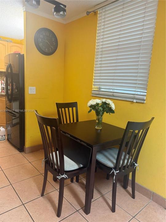 1801 S Treasure Dr 115, North Bay Village, Floride 33141, États-Unis