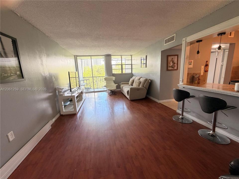 16518 NE 26th Ave 403, North Miami Beach, Floride 33160, États-Unis