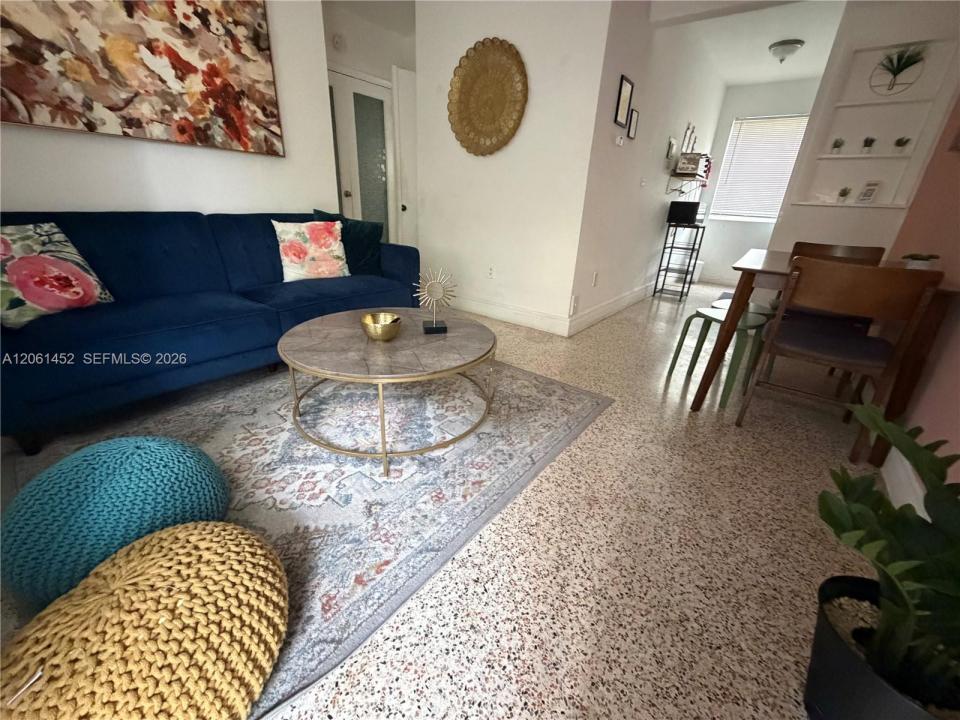 461 SW 6th St 4, Miami, Florida 33130, Stati Uniti